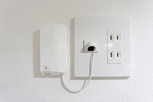 コンセントと分かれている光コンセント