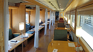 観光列車おれんじ食堂