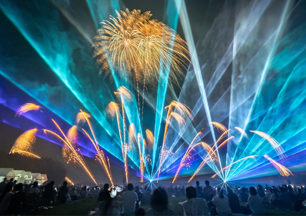 画像:夏の夜空を彩る!絶景花火大会ガイド